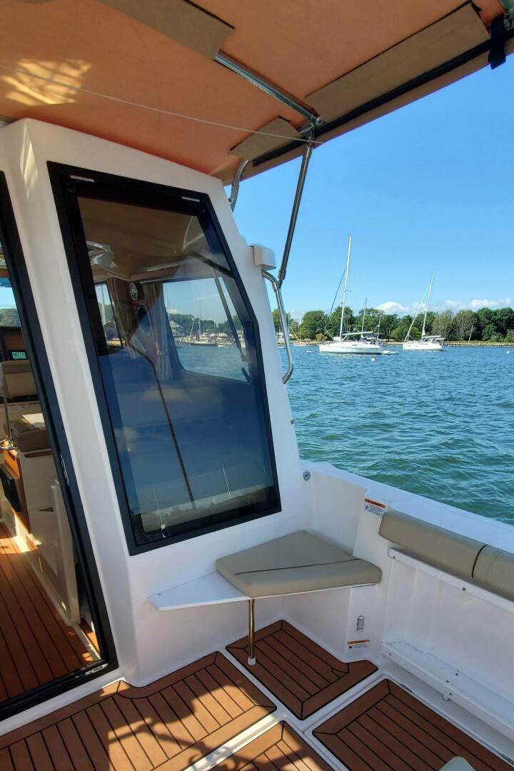 2024 Ranger Tugs R-27 LE - Image 11
