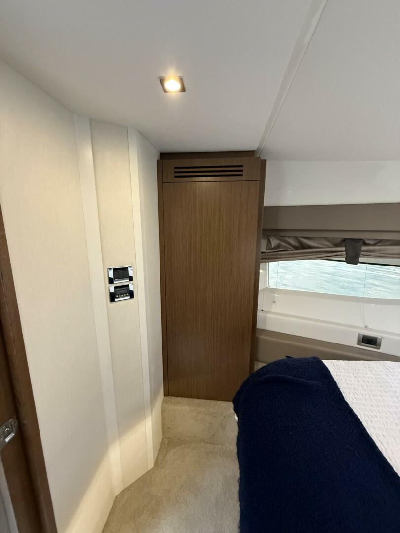2018 Sea Ray 460 Sundancer - Image 17