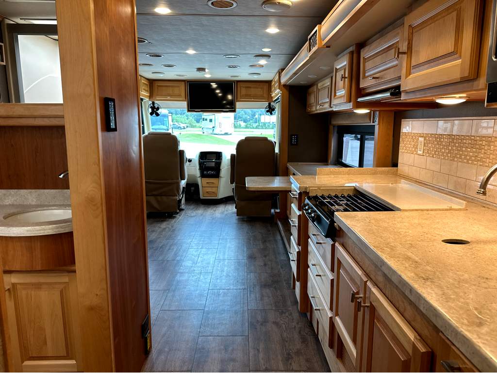 2018 TIFFIN ALLEGRO BREEZE 33 BR - Image 18