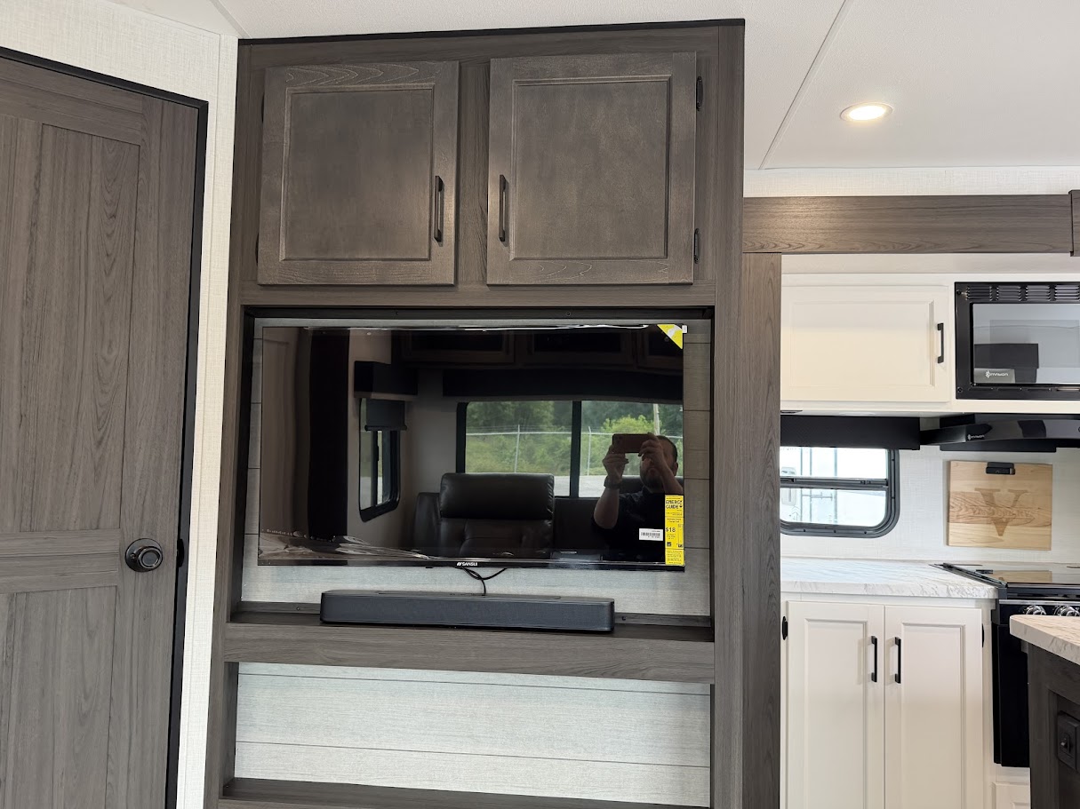 2026 VENTURE RV SPORTTREK 327VIK - Image 25