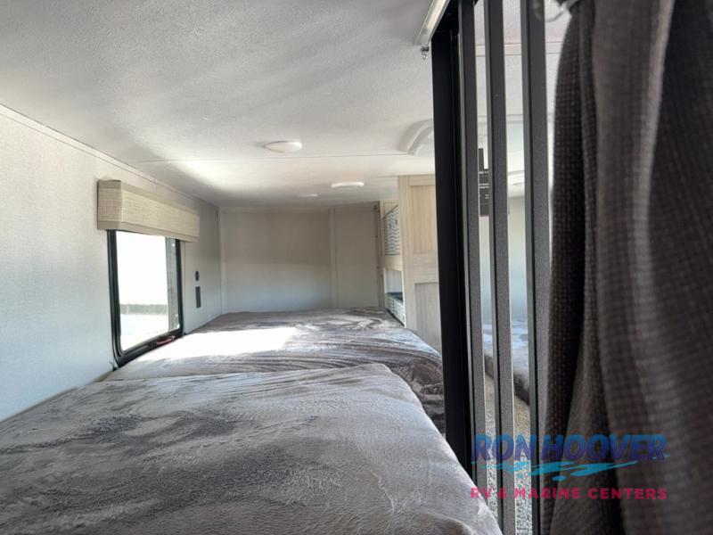 2025 COACHMEN CATALINA 42CONDO - Image 30