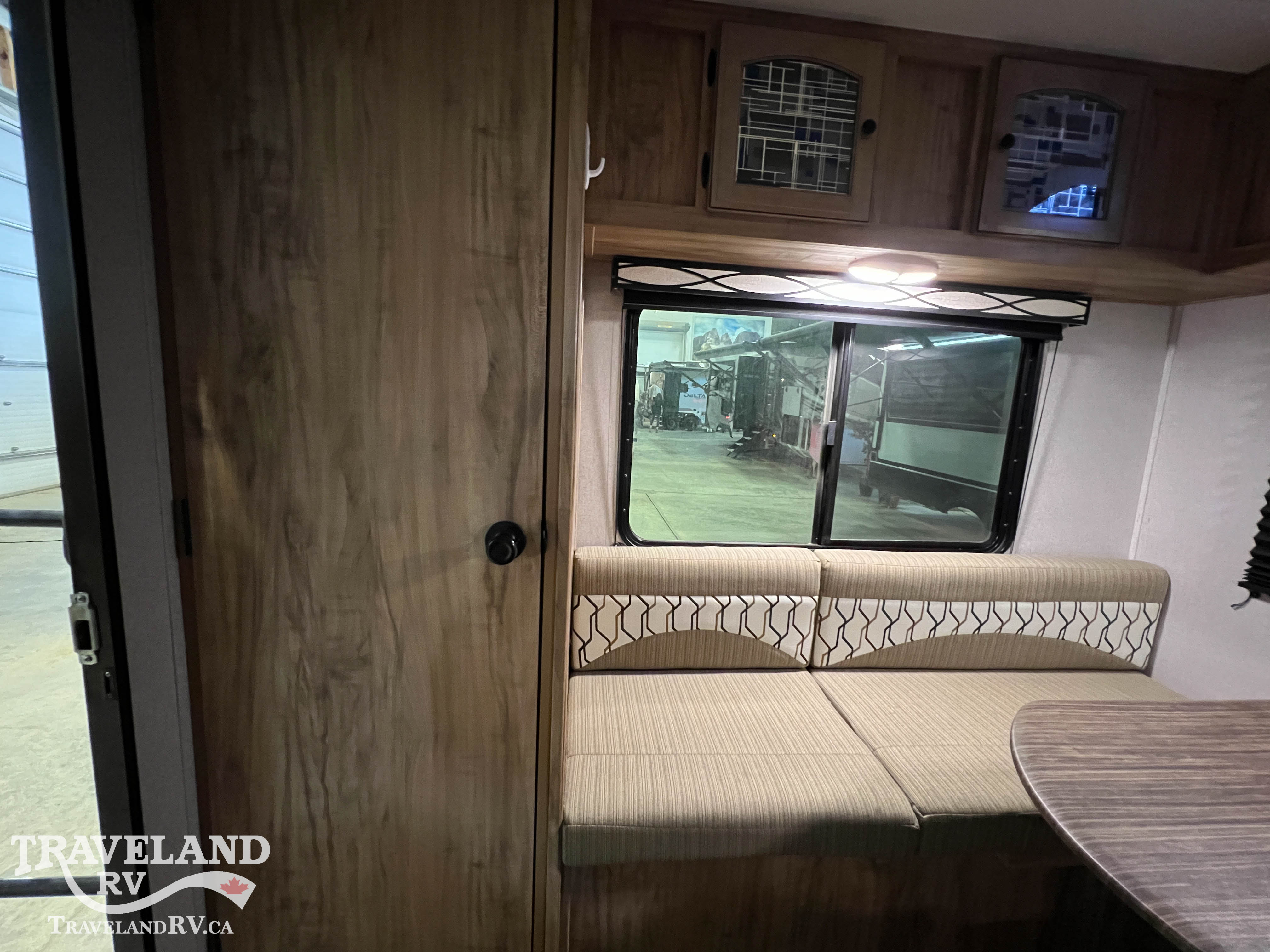 2019 Coachmen Freedom Express Ultra Lite 204RD - Image 9