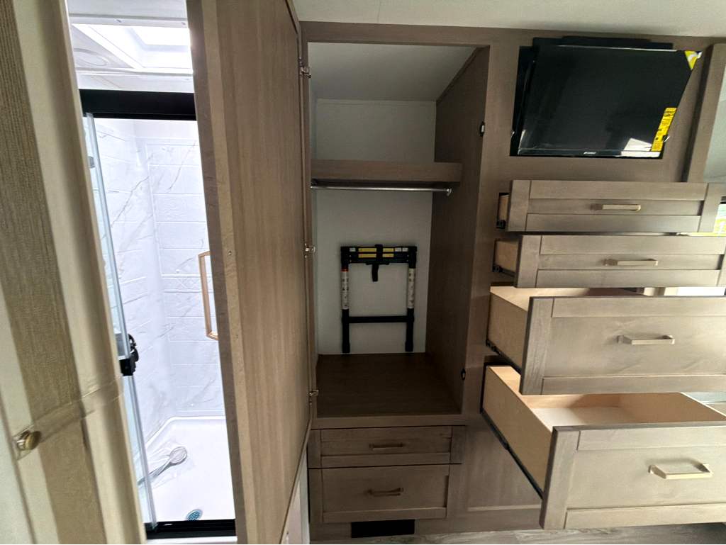 2027 ENTEGRA COACH ODYSSEY 29V - Image 32