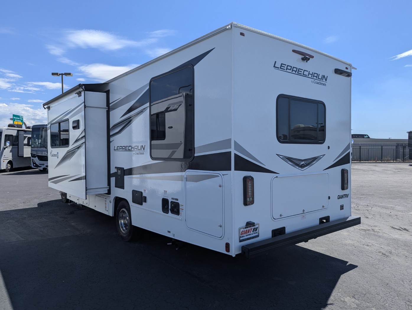 2025 Coachmen Leprechaun 260QB - Ford E-450 - Image 4