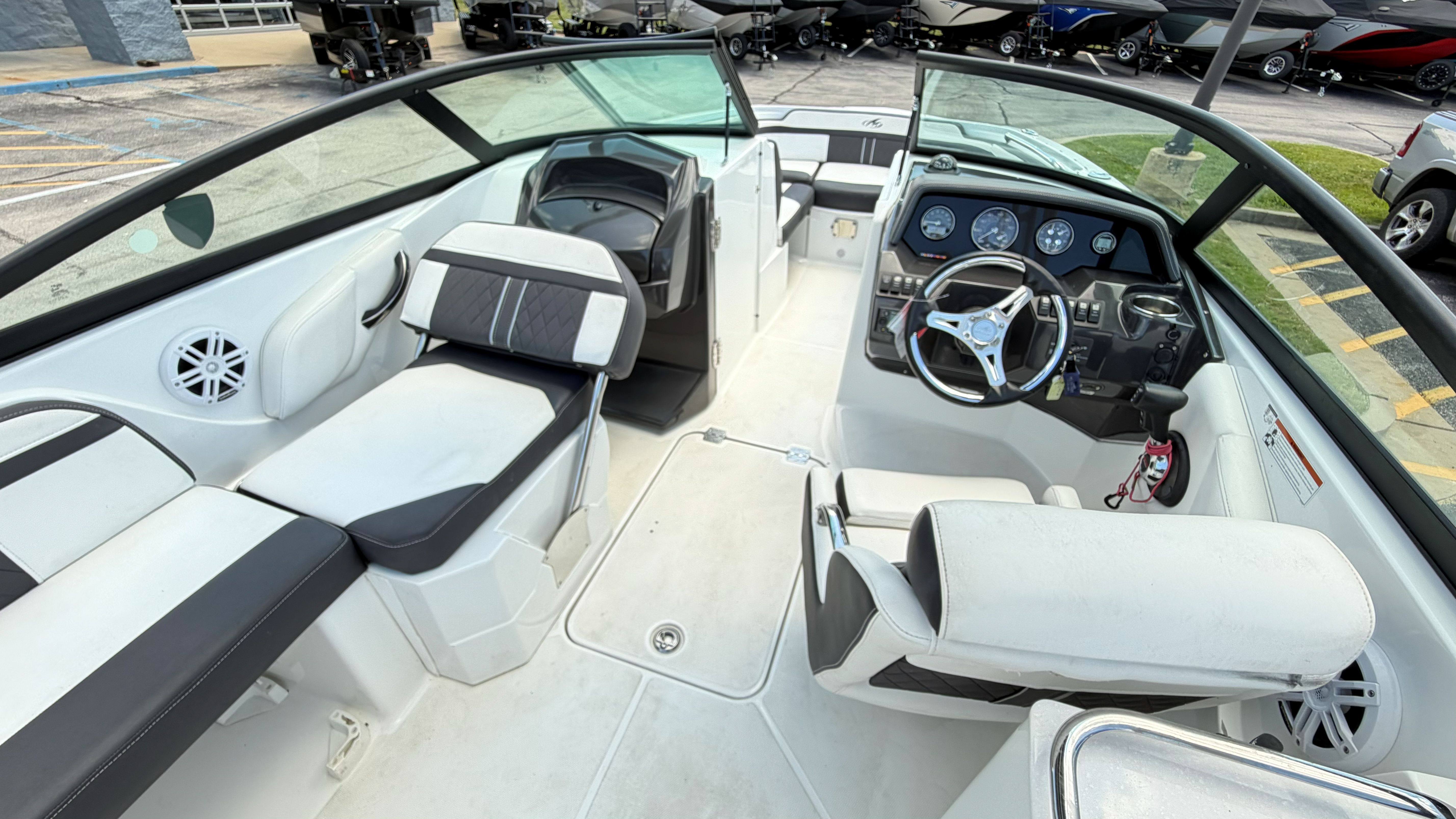 2024 Monterey M4 - Image 9