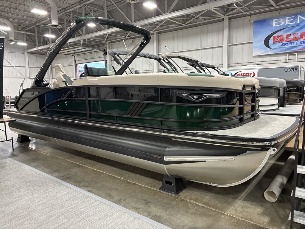 2026 Bennington 24MCSB Carbon Fiber Arch Tritoon Pontoon - Image 2