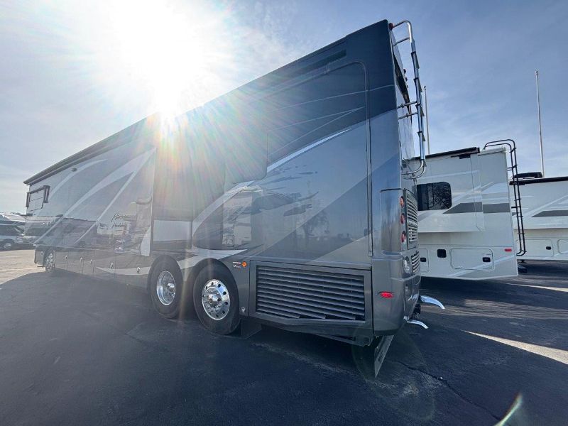 2020 American Coach American Revolution 42Q - Image 2