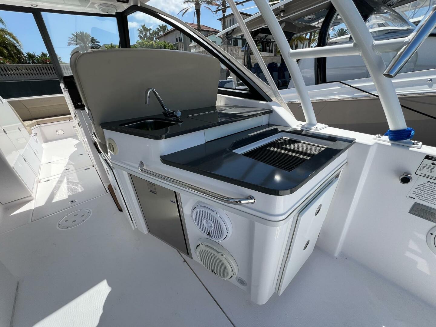 2019 Everglades 340 Dual Console - Image 16