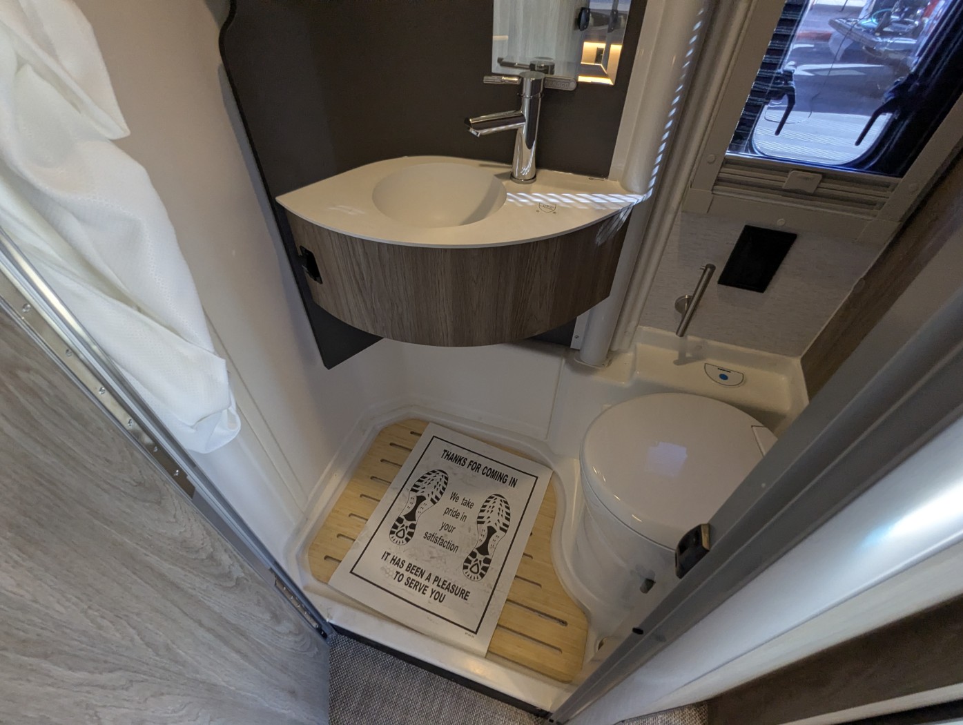 2026 Winnebago EKKO Sprinter 23B AWD - ATH Edition - Image 27