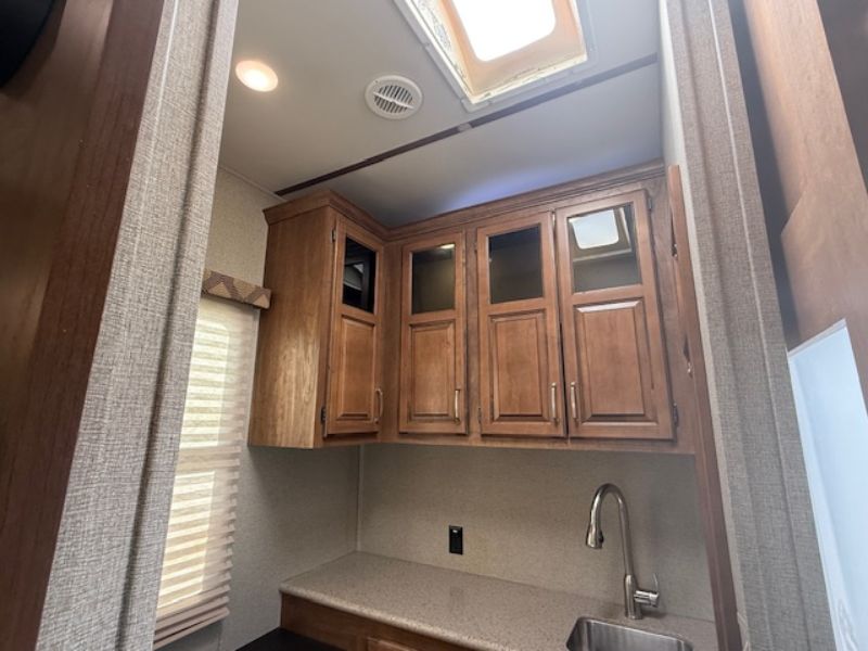 2018 Keystone Laredo 358BP - Image 14
