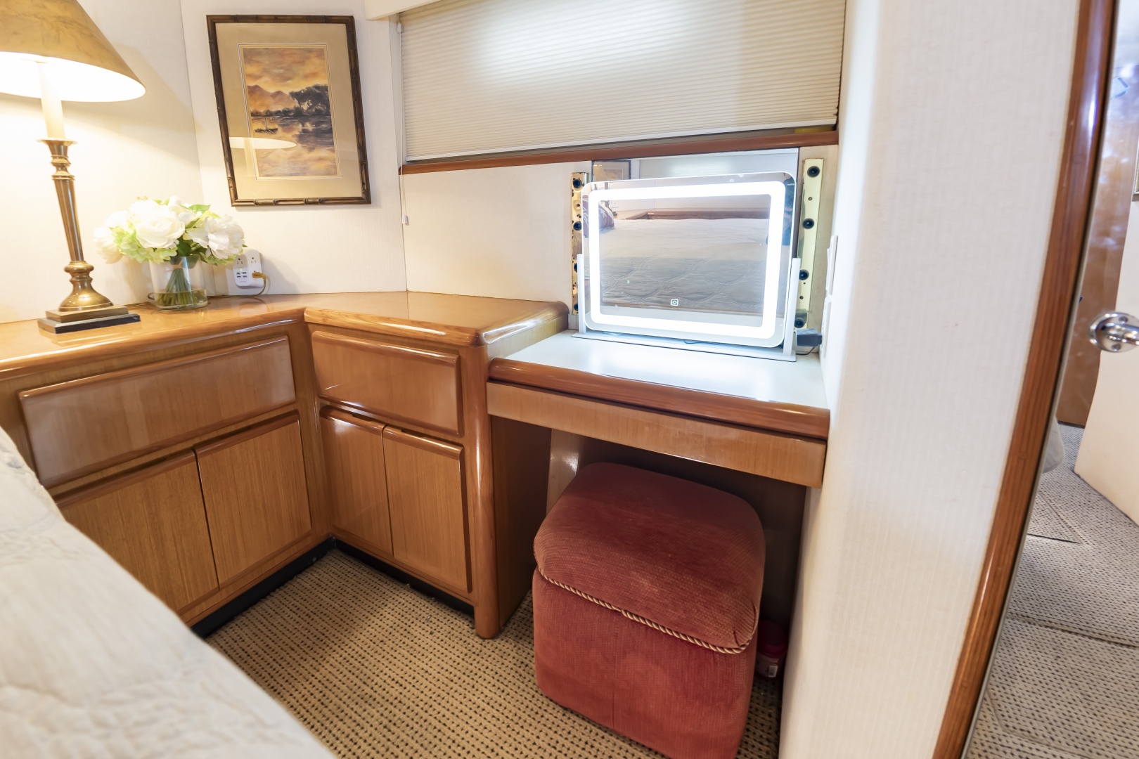 2000 Viking Cockpit Sport Yacht - Image 33