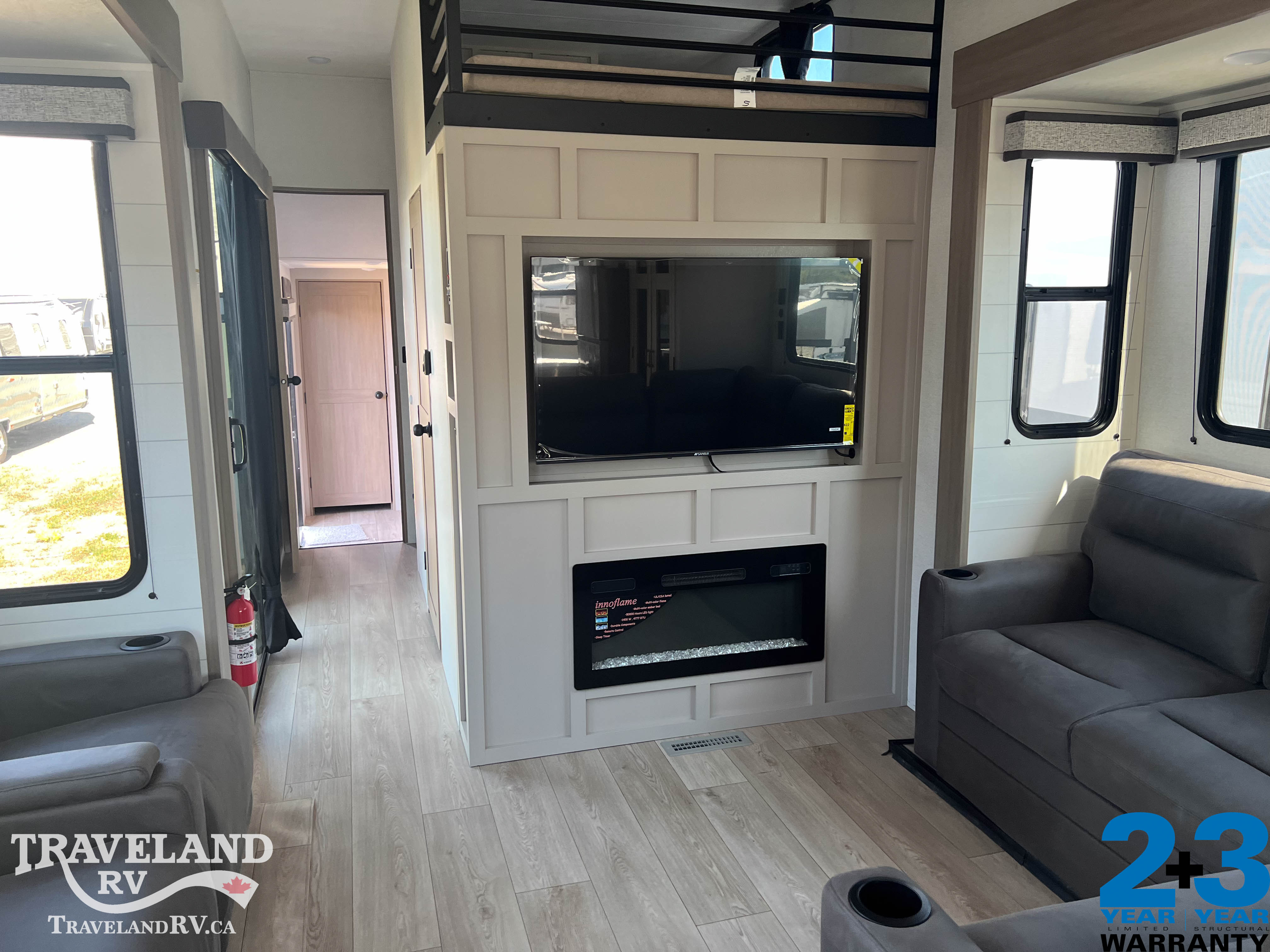 2027 Jayco Jay Flight Bungalow 404LOFT - Image 7