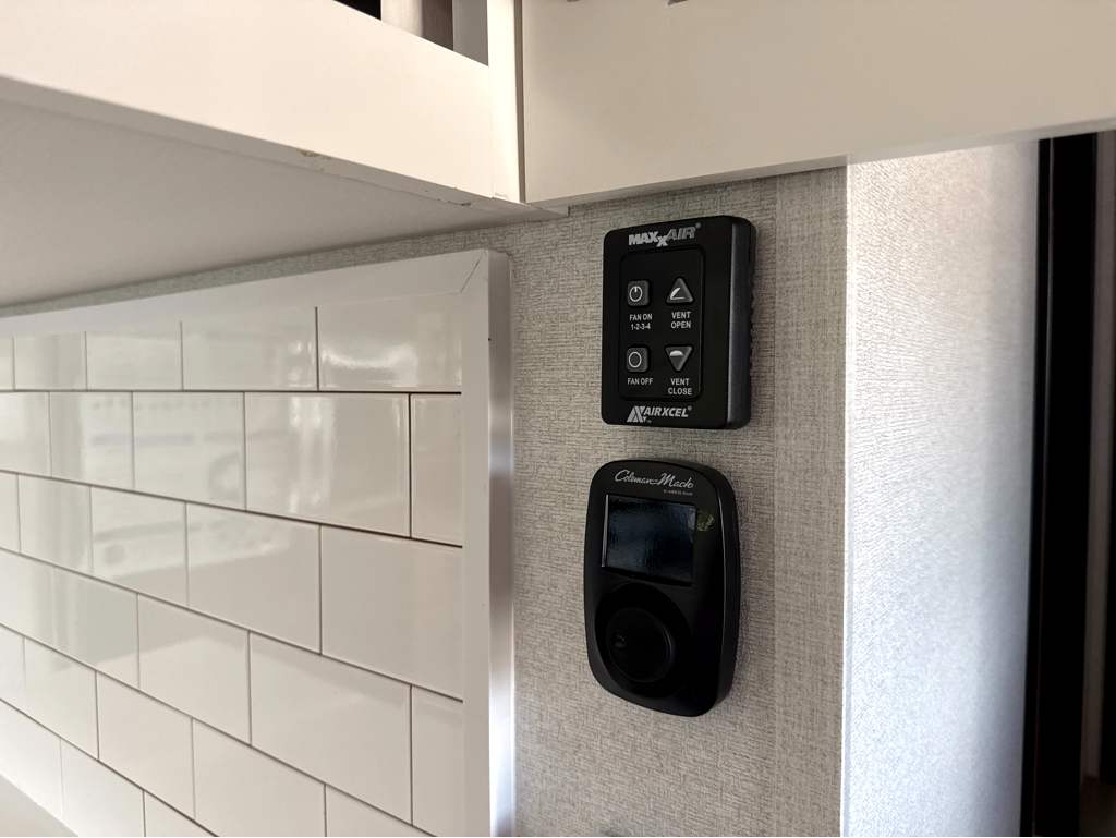 2027 JAYCO PINNACLE 32RLTS - Image 27
