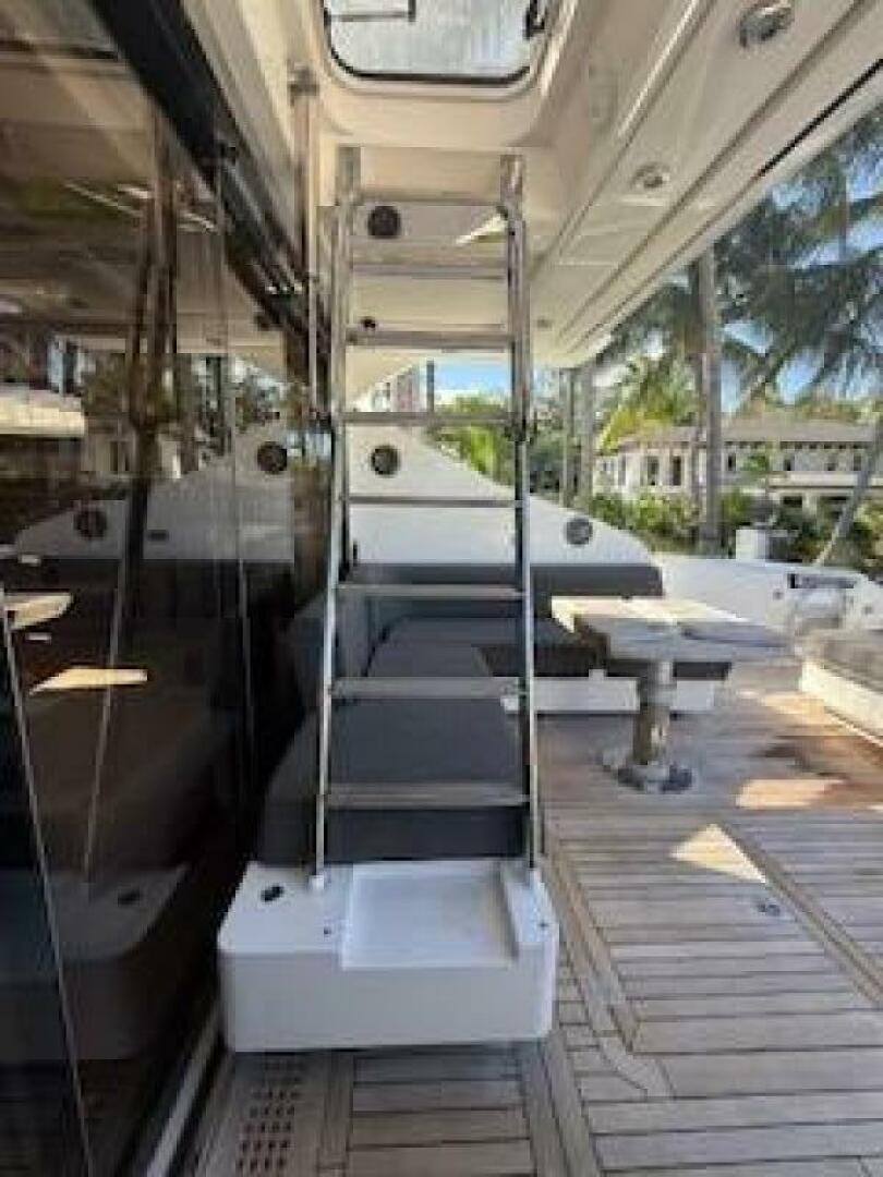 2012 Sunseeker Predator Sport Yacht 74 - Image 7