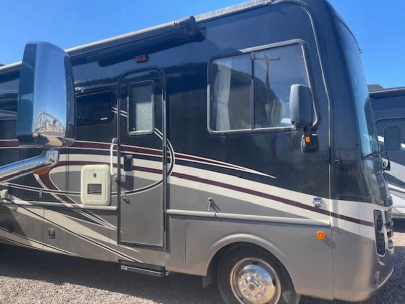 2017 Holiday Rambler Vacationer XE 34S - Image 1