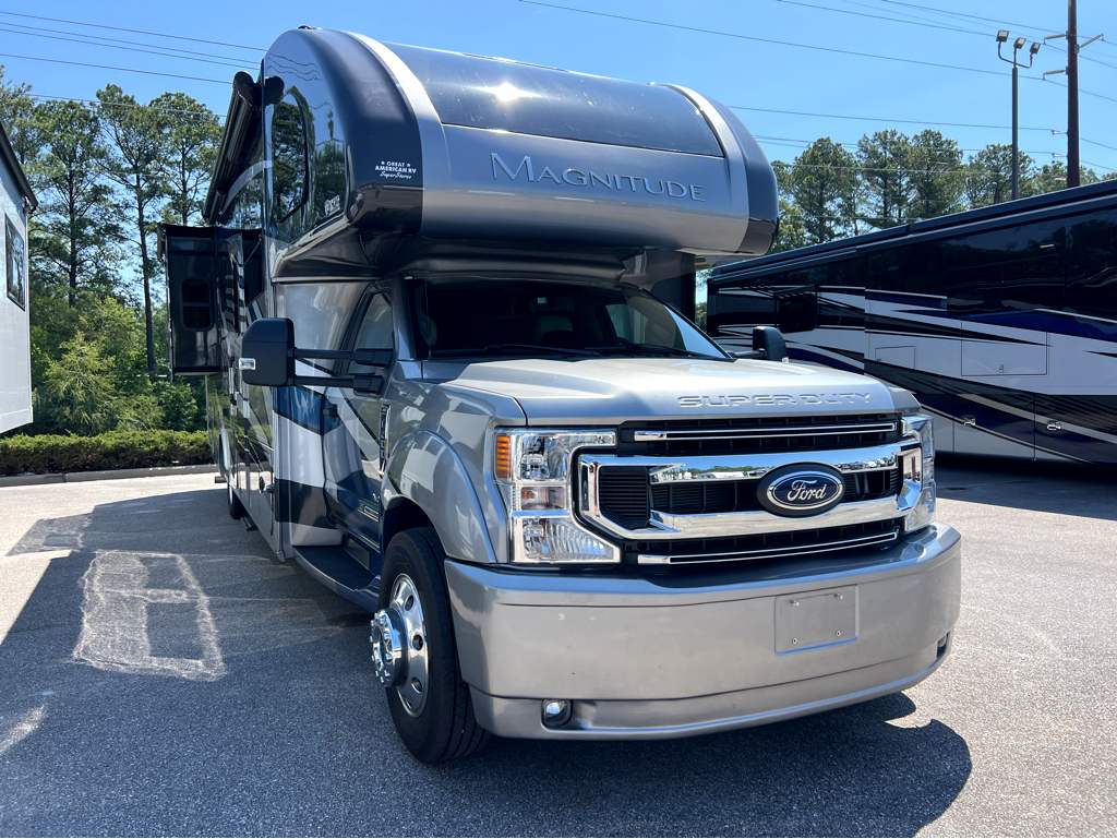 2022 THOR MOTOR COACH MAGNITUDE BT36 - Image 1