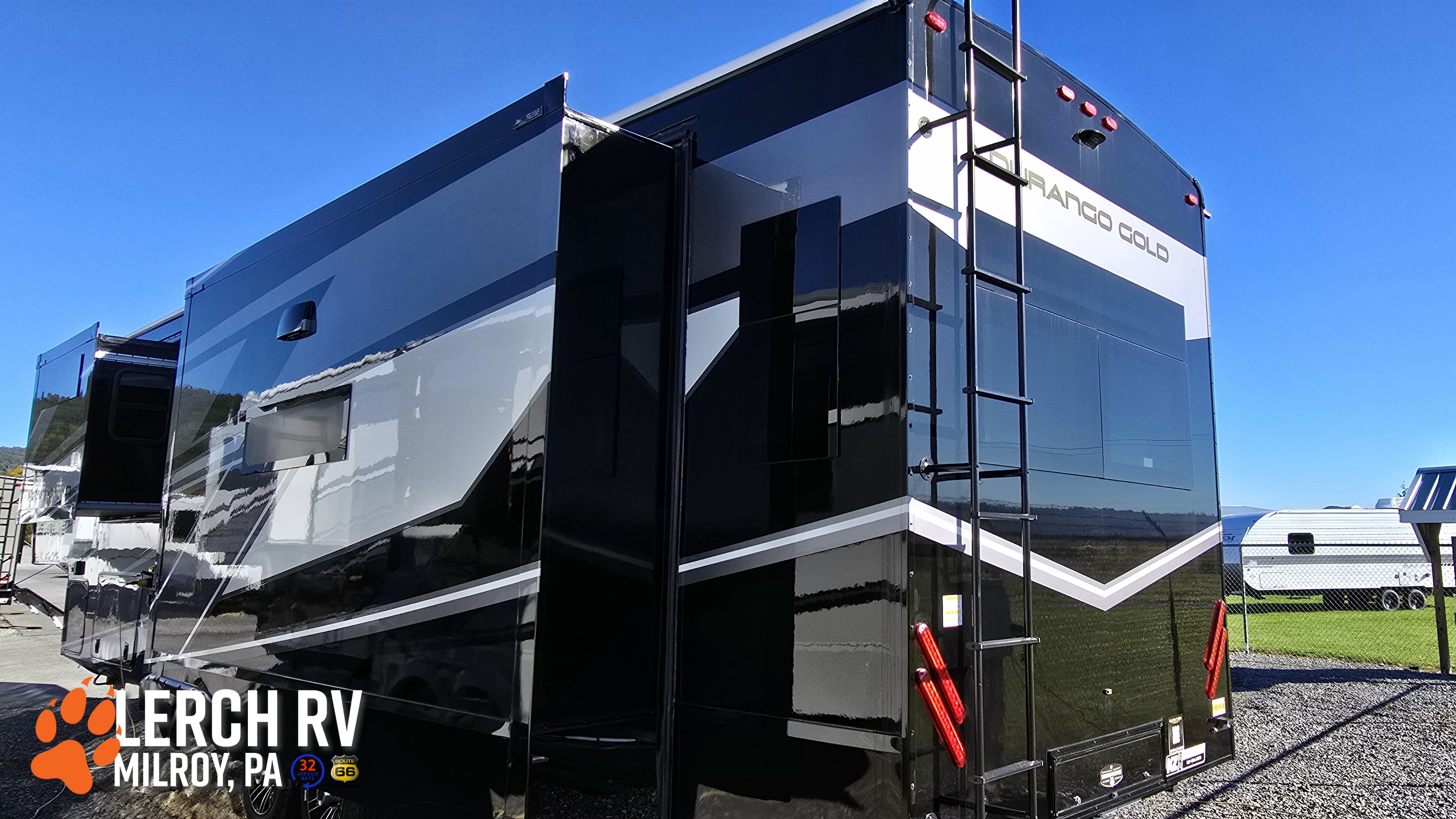 2027 KZ RV Durango Gold G366FBQ - Image 11