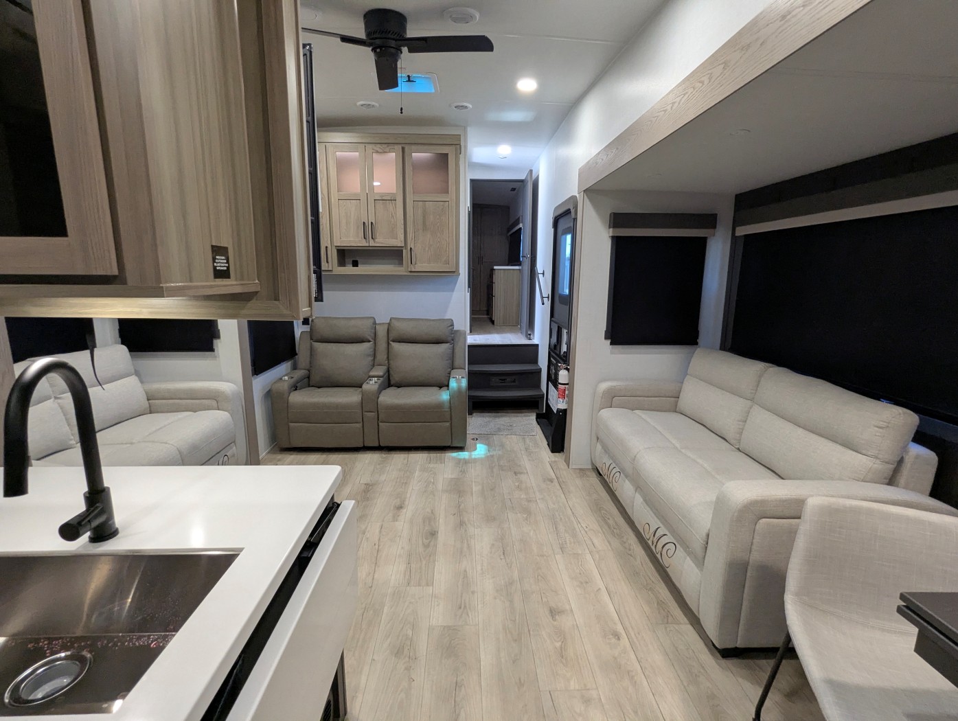 2026 Forest River Rockwood Signature R371RK - Image 36