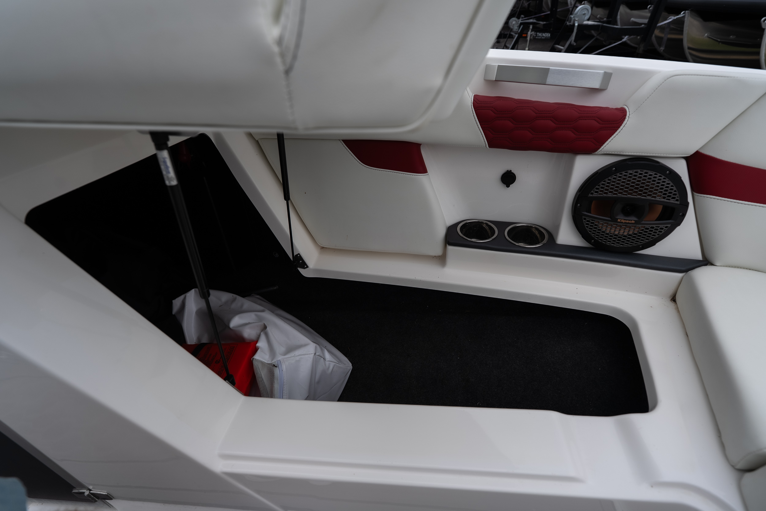 2023 MasterCraft XT24 - Image 22