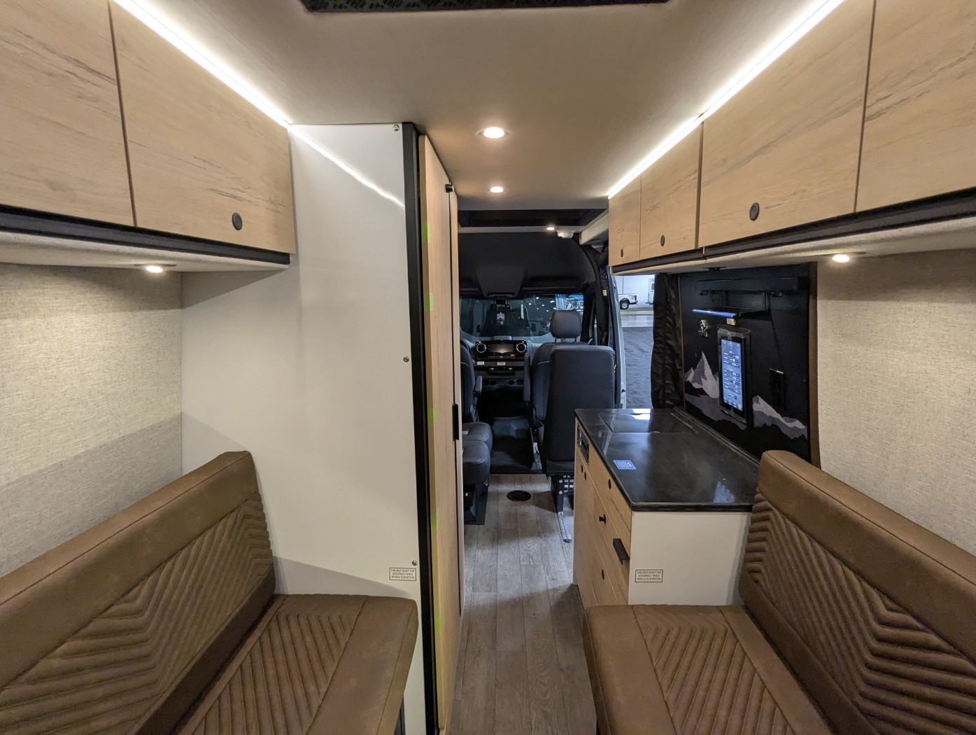 2026 Storyteller Overland Crew Mode XL - Image 24