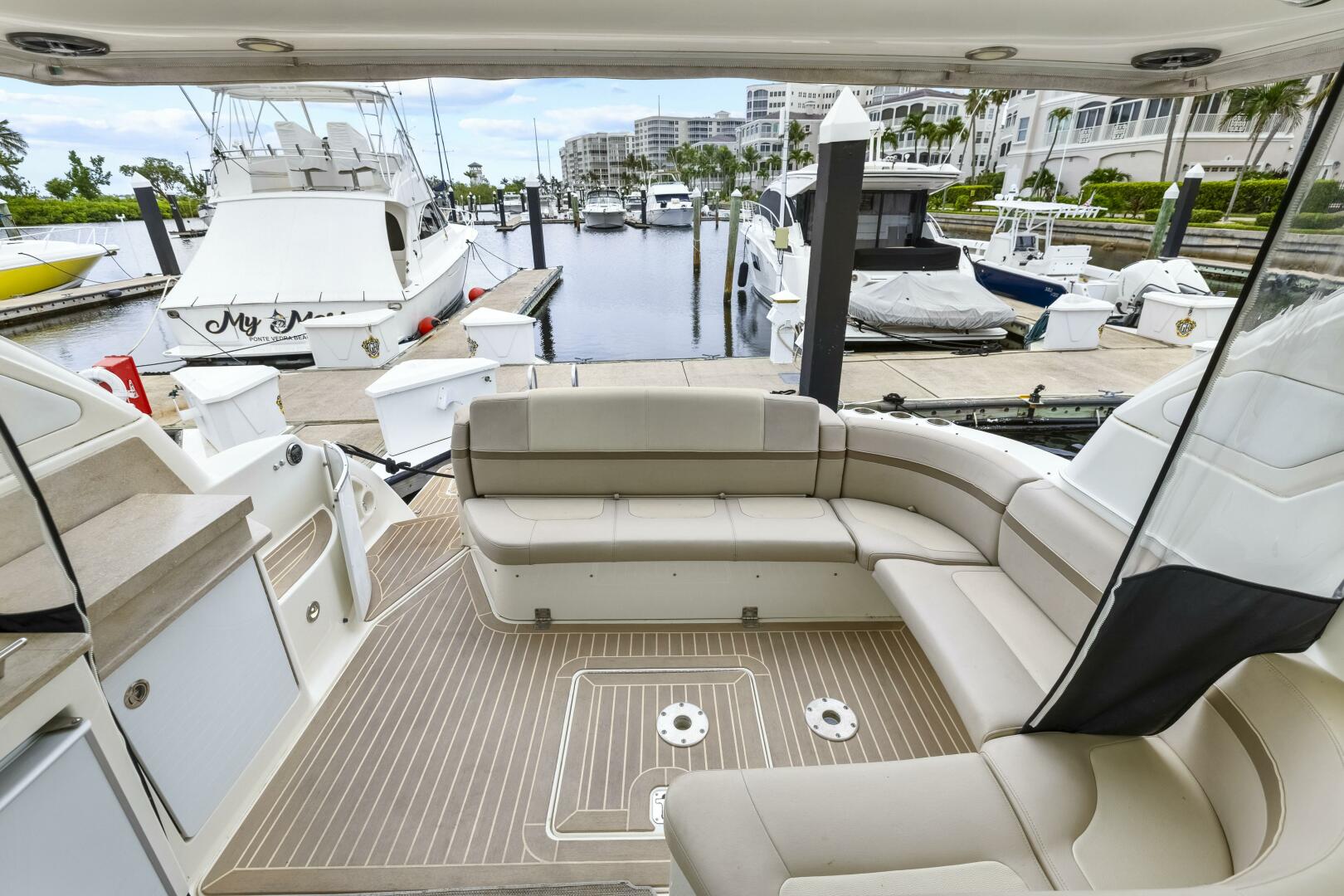 2016 Formula 45 Yacht - Image 15