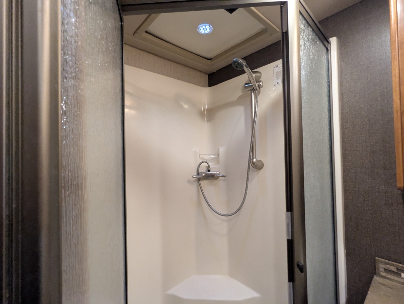 2016 Tiffin Allegro Red 38 QBA - Image 22