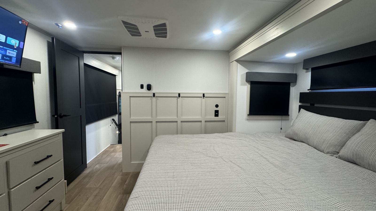 2026 Grand Design Solitude 390RK - Image 19