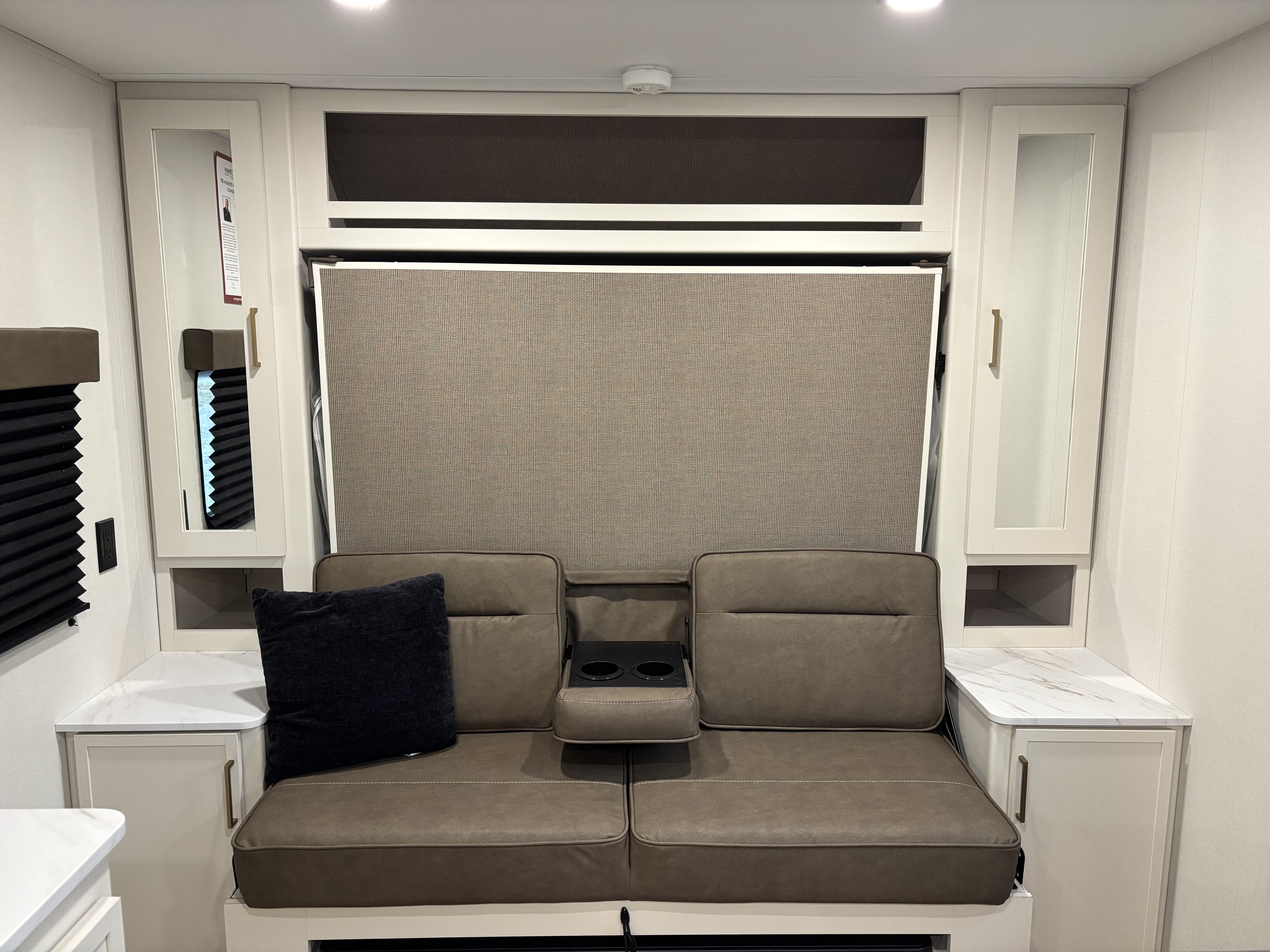 2026 Grand Design Transcend ONE 151RB - Image 14