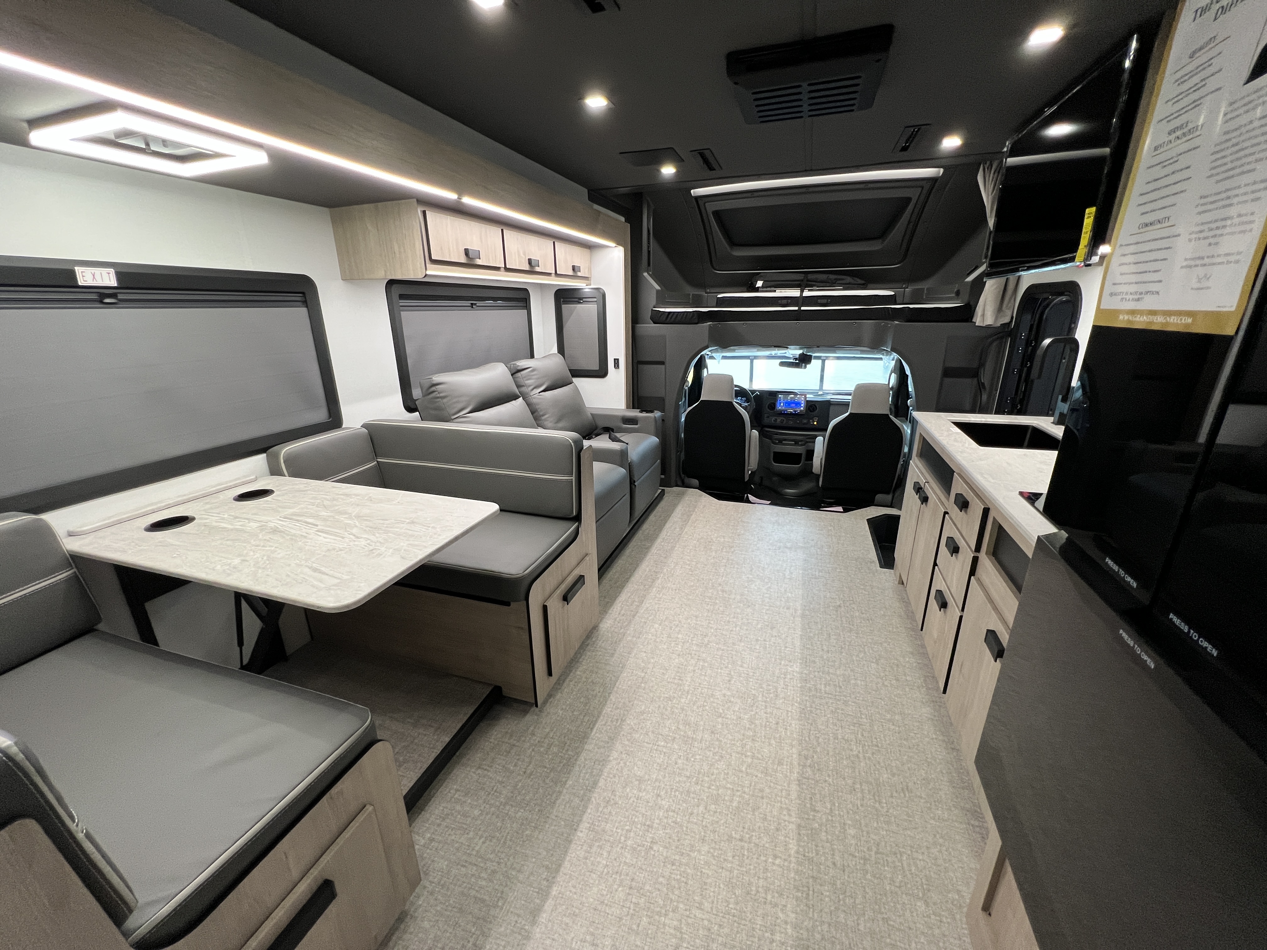 2027 Grand Design LINEAGE SERIES E 30DC - Image 4