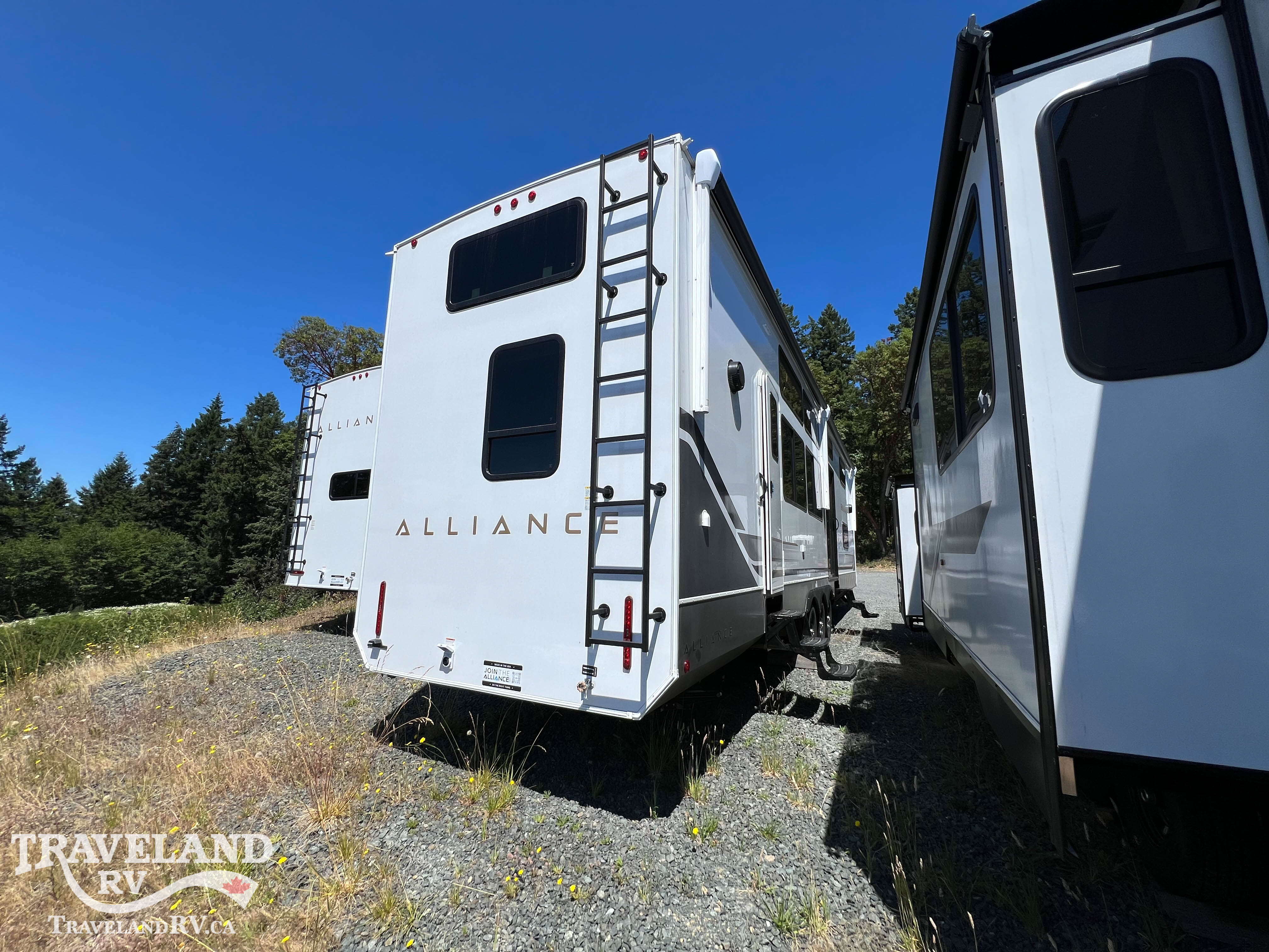 2026 Alliance RV Benchmark 44LFT - Image 6