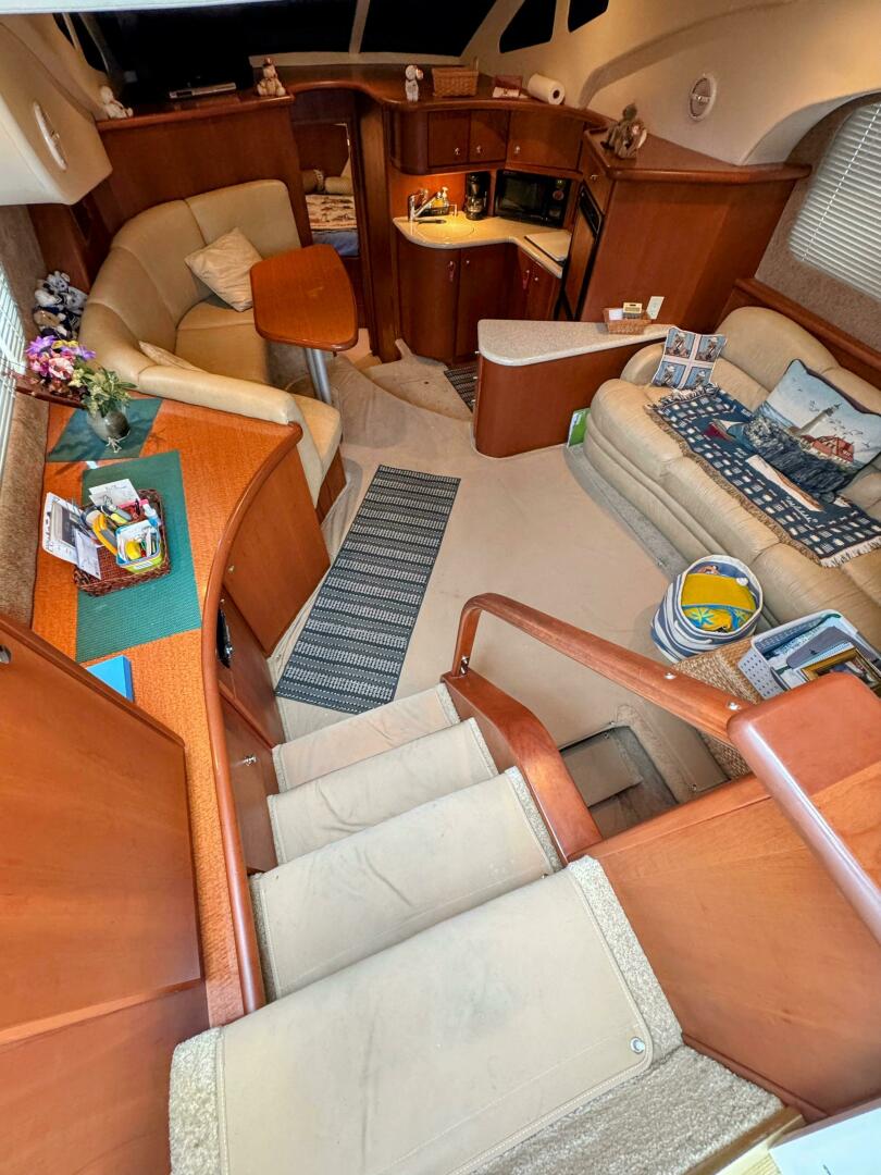 2005 Silverton 35 Motor Yacht - Image 24
