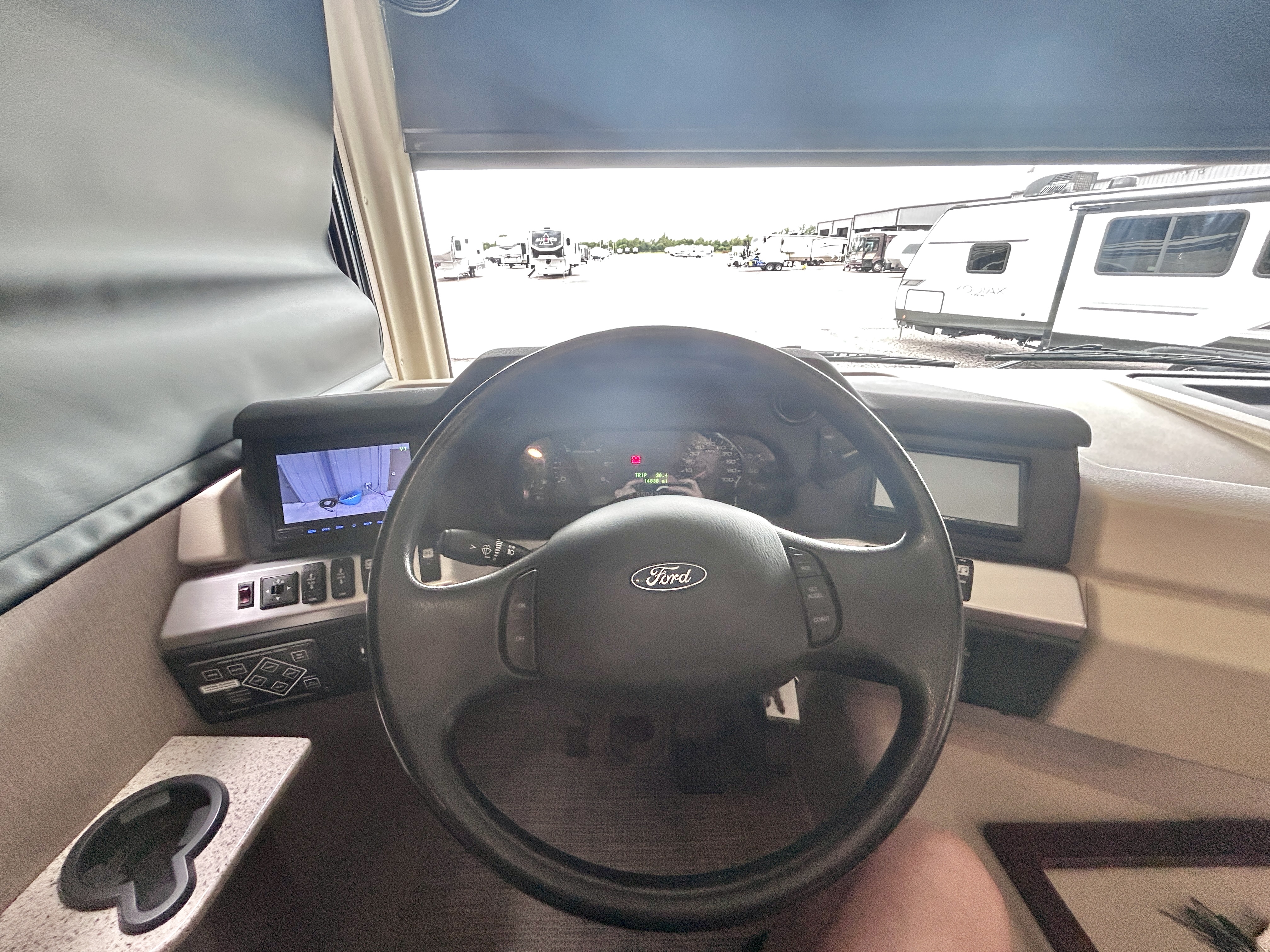 2017 Fleetwood Bounder 36Y - Image 14