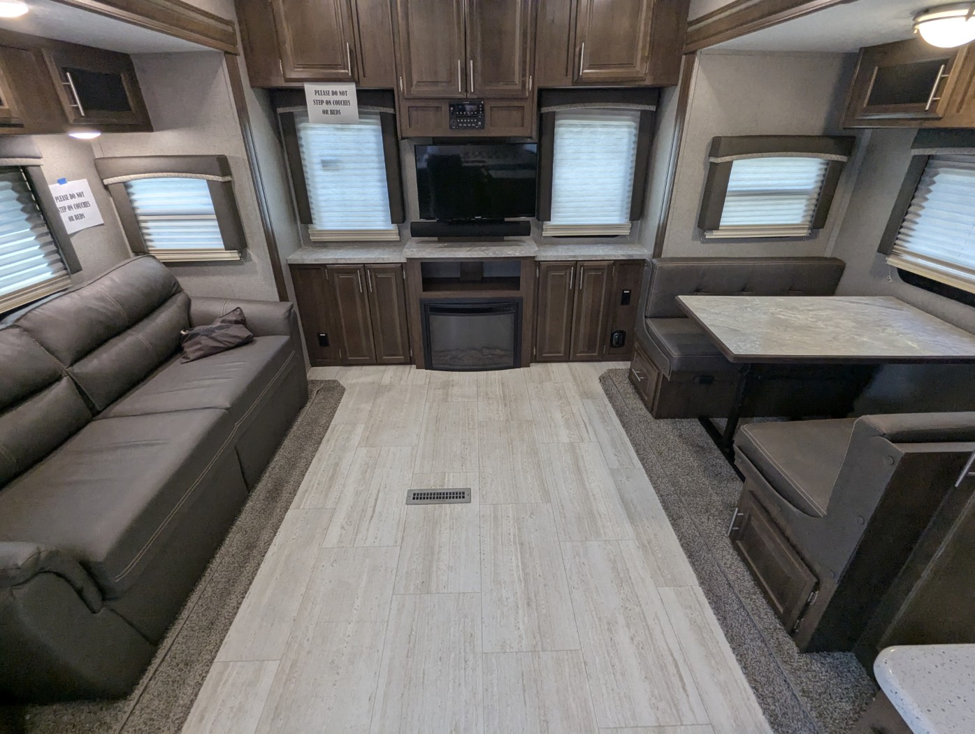 2020 Forest River Rockwood Ultra Lite 2650WS - Image 23