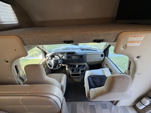 2022 THOR MOTOR COACH MAGNITUDE GA22 - Image 9
