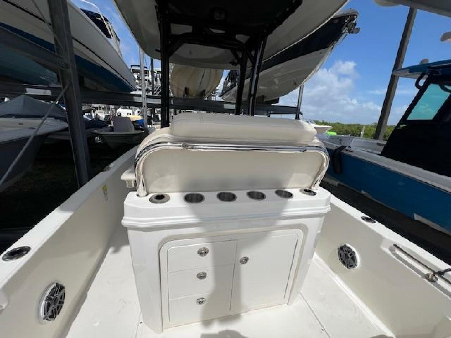 2023 Boston Whaler 250 DAUNTLESS Base - Image 30