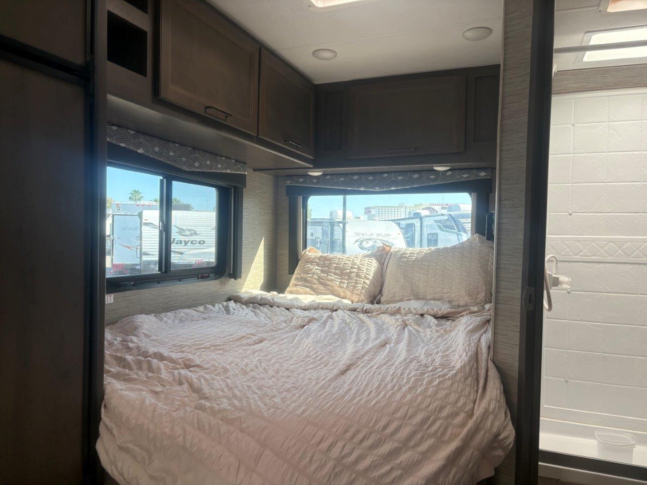 2024 Thor Motor Coach Four Winds 22E - Image 11