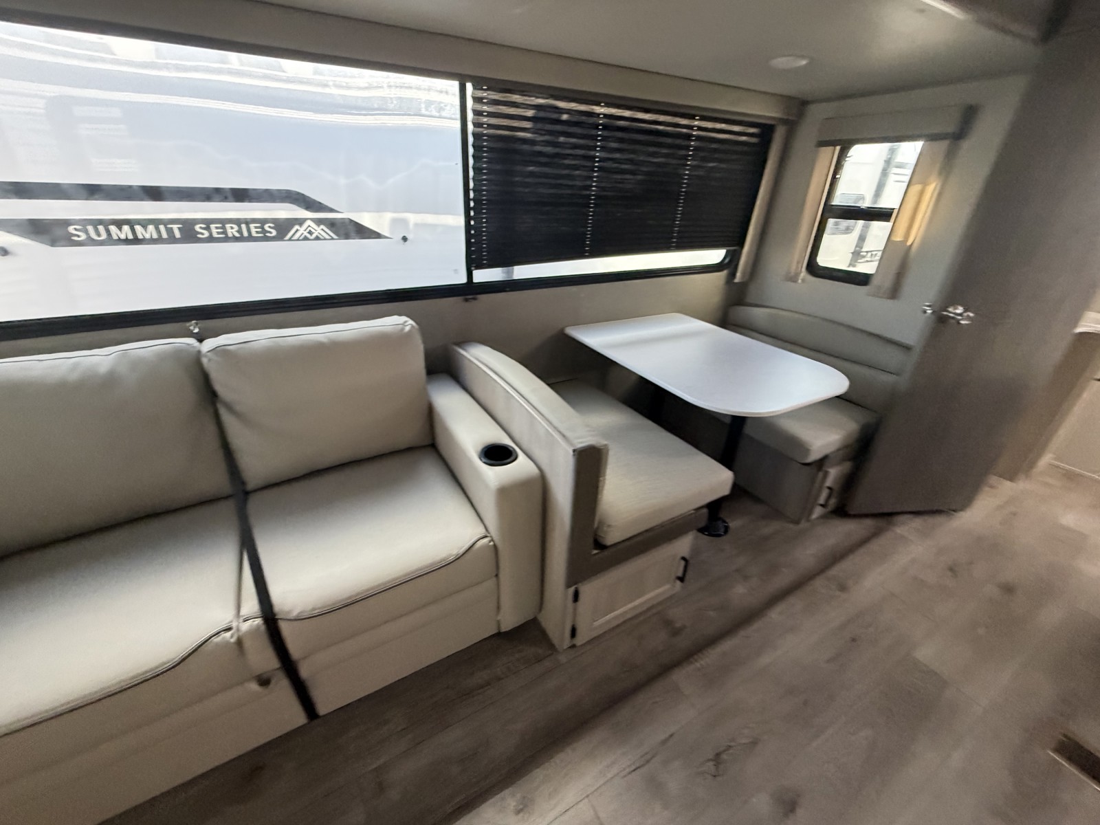 2026 COACHMEN 333DORM - Image 34