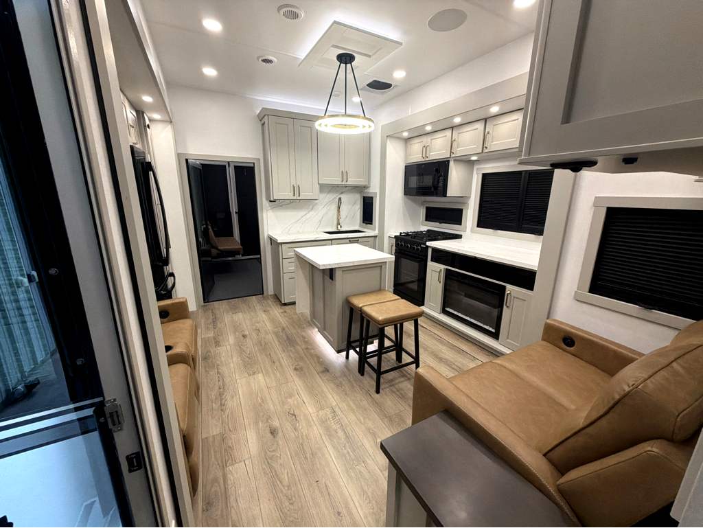 2026 BRINKLEY G 3520 - Image 12