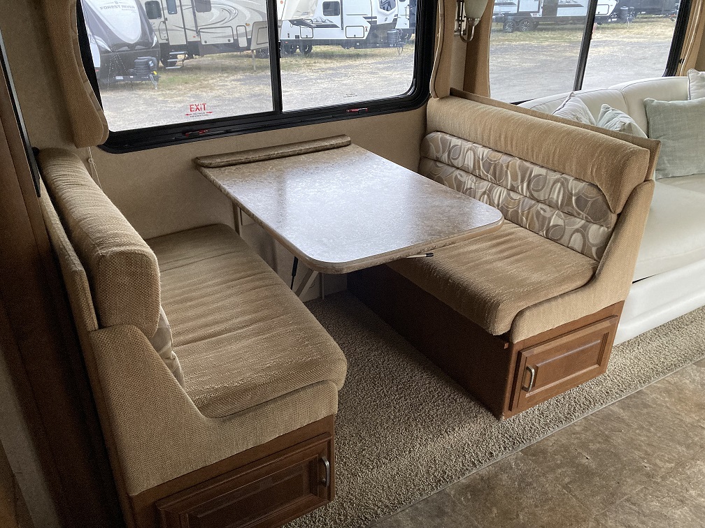 2012 Thor Motor Coach Challenger 32VS - Image 12