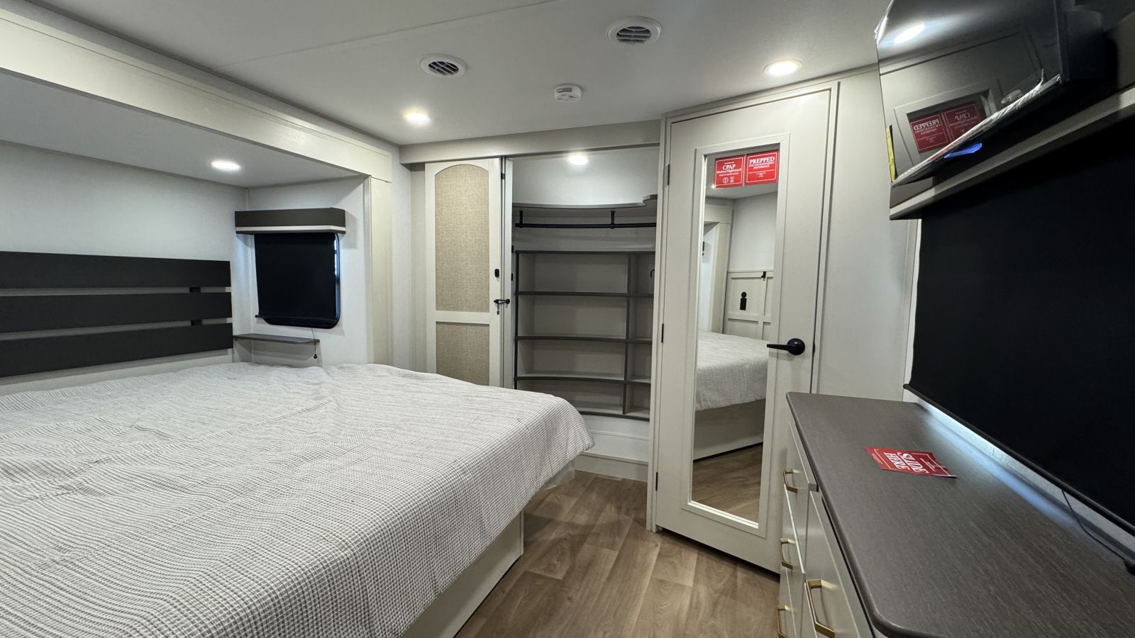 2026 Grand Design Influence 3904BH - Image 24