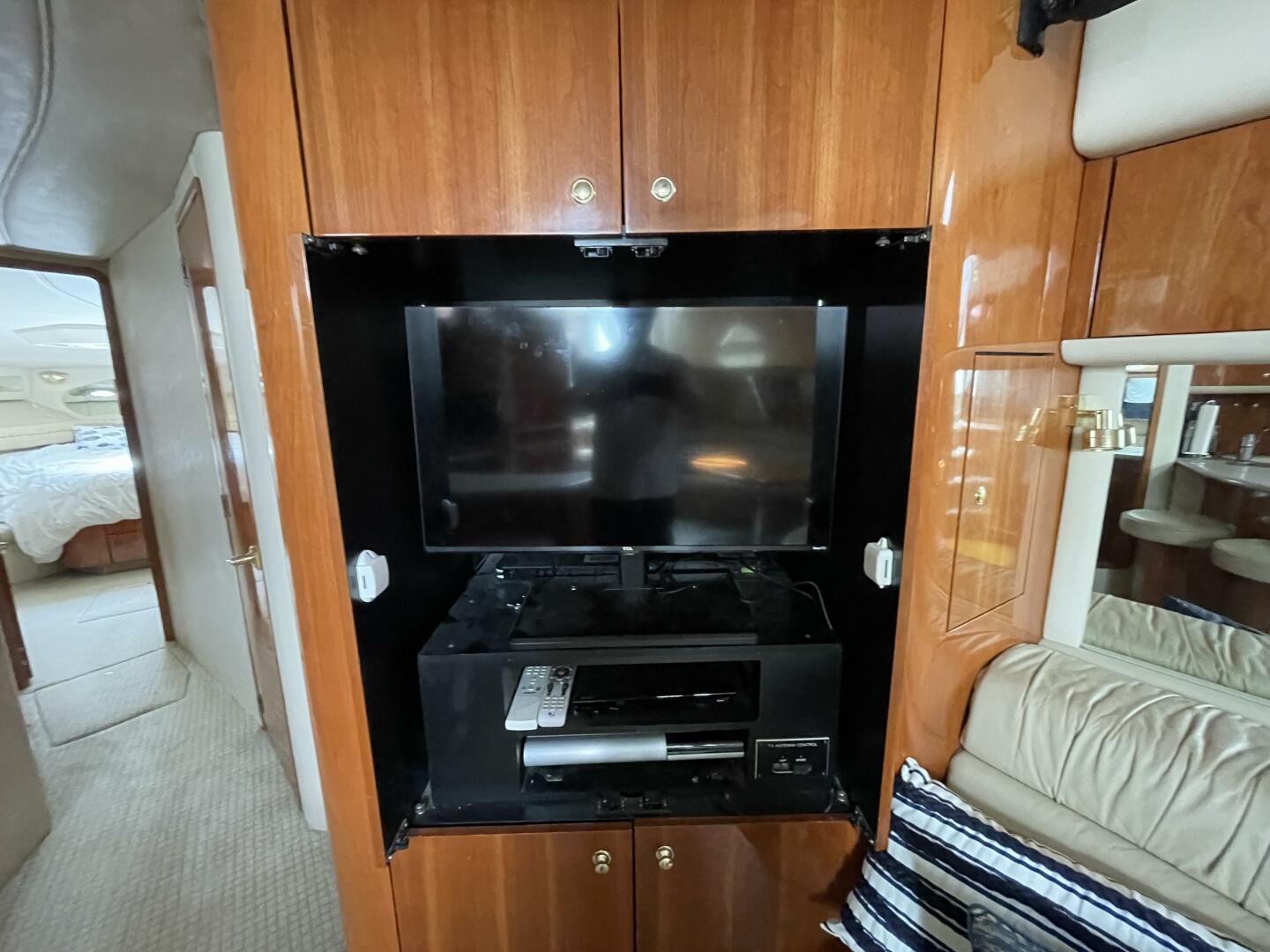 1998 Sea Ray 630 Super Sun Sport - Image 56