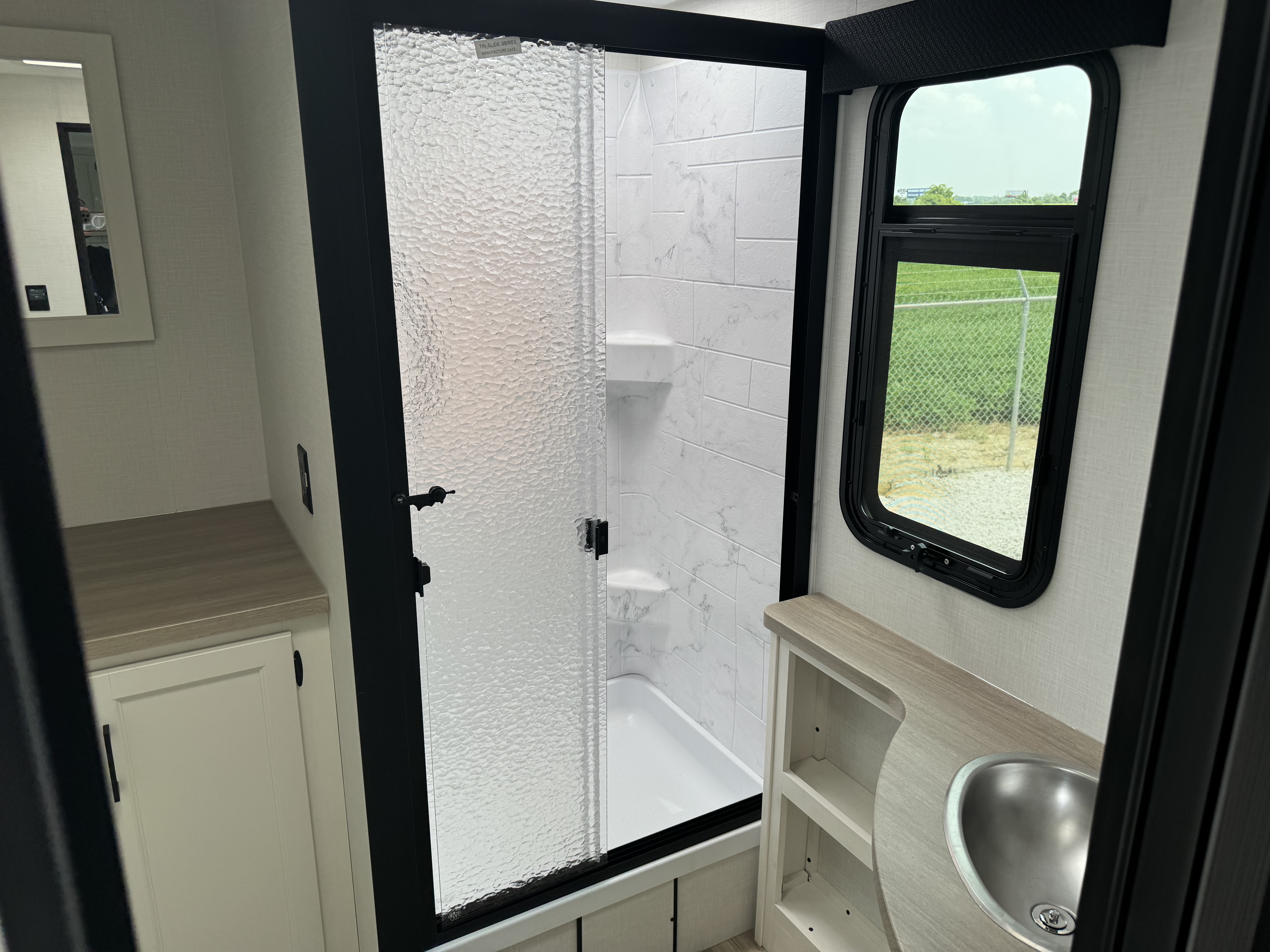 2027 VENTURE RV SPORTTREK 292VRB - Image 26