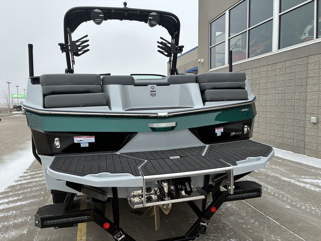 2026 MasterCraft XT24 - Image 9