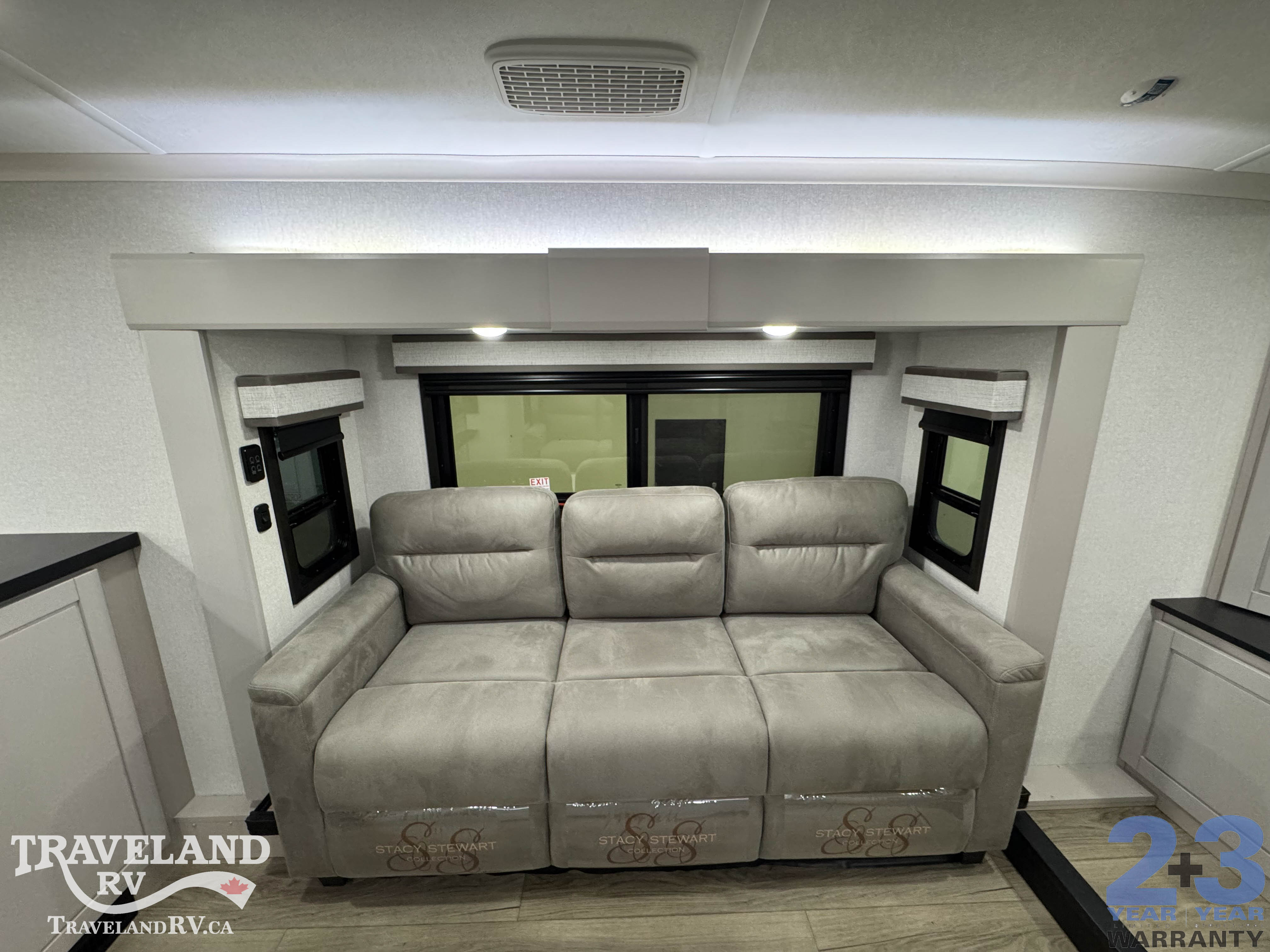2026 Jayco North Point 382FLRB - Image 10