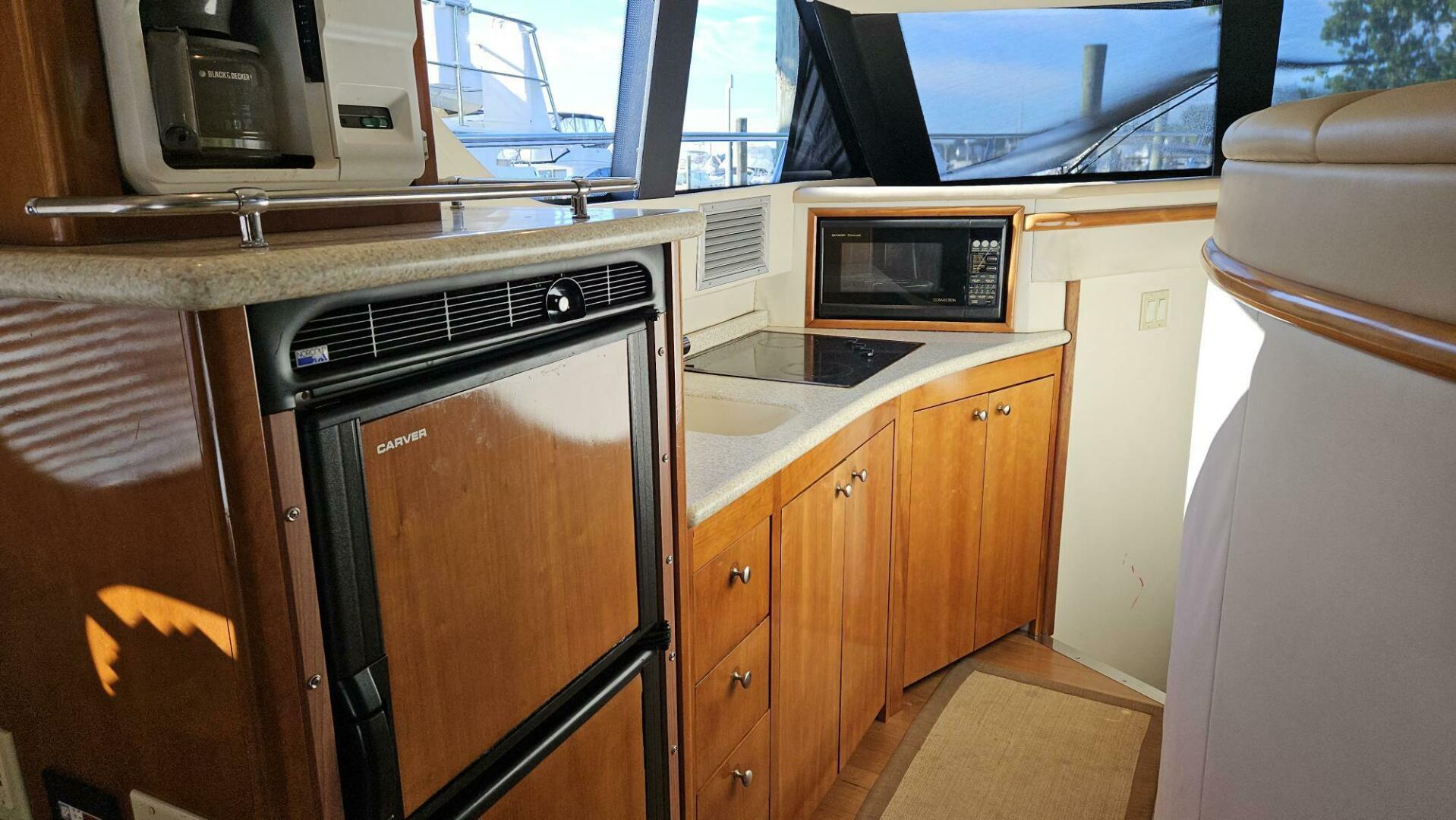 2000 Carver 450 Voyager - Image 8