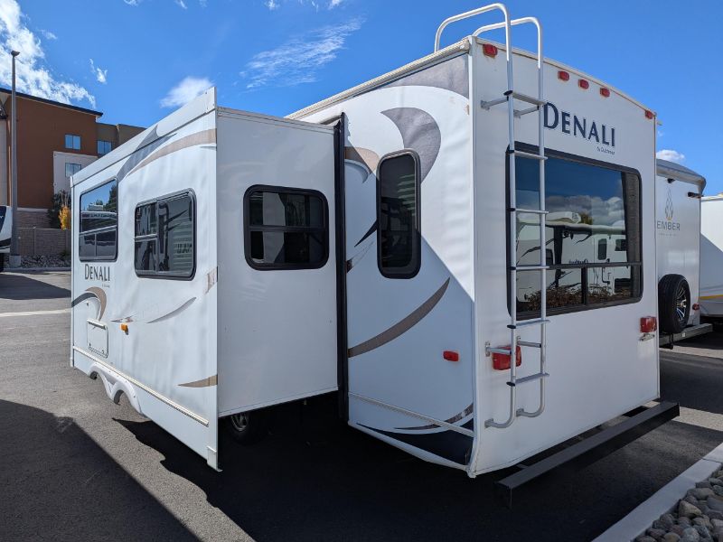 2012 Dutchmen Denali 265RL - Image 2