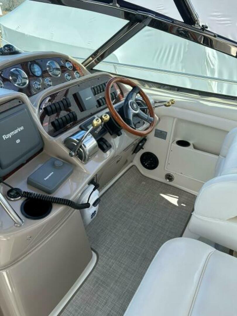 2002 Sea Ray 360 Sundancer - Image 7