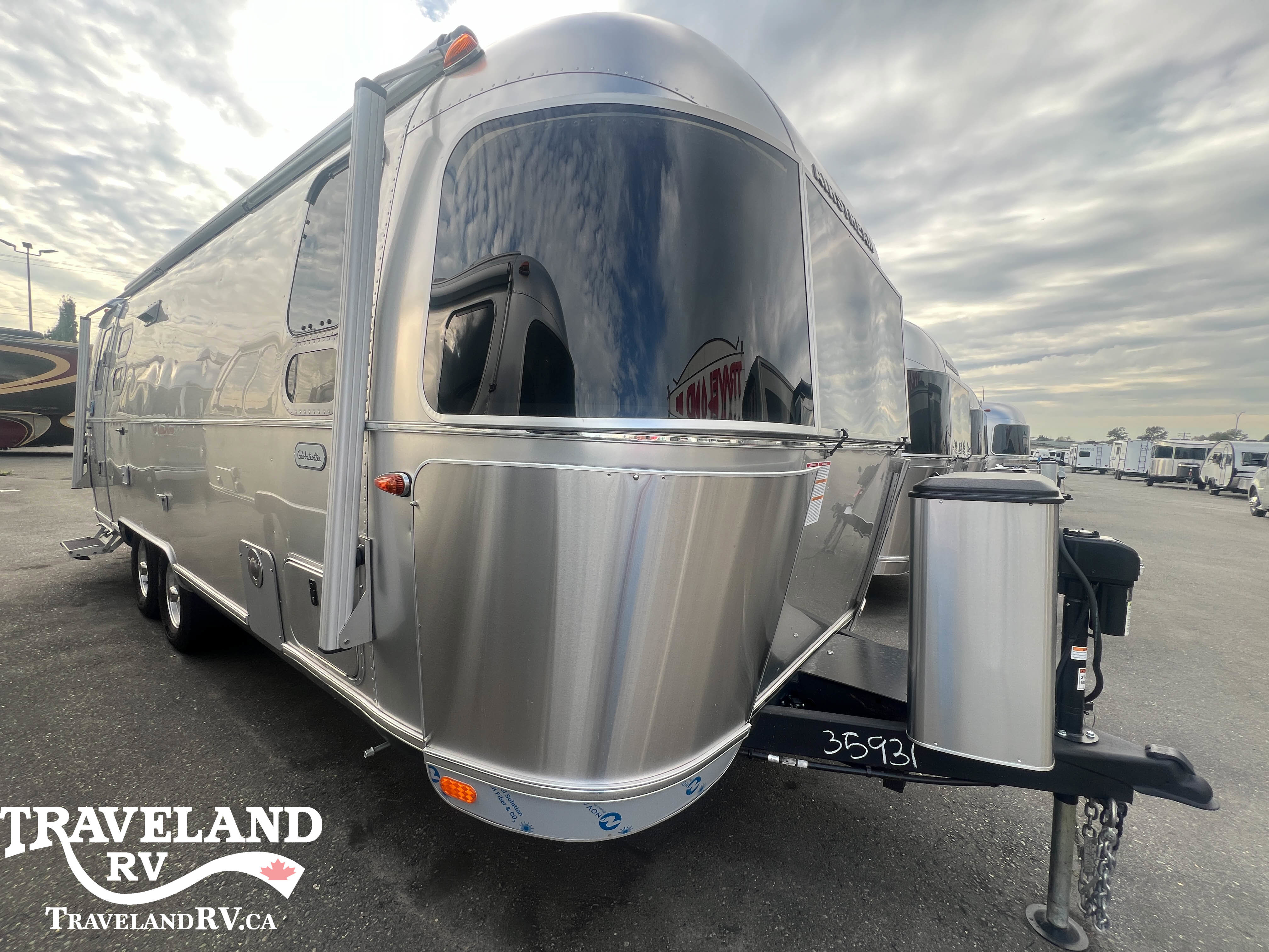 2025 Airstream Globetrotter 25FB - Image 6