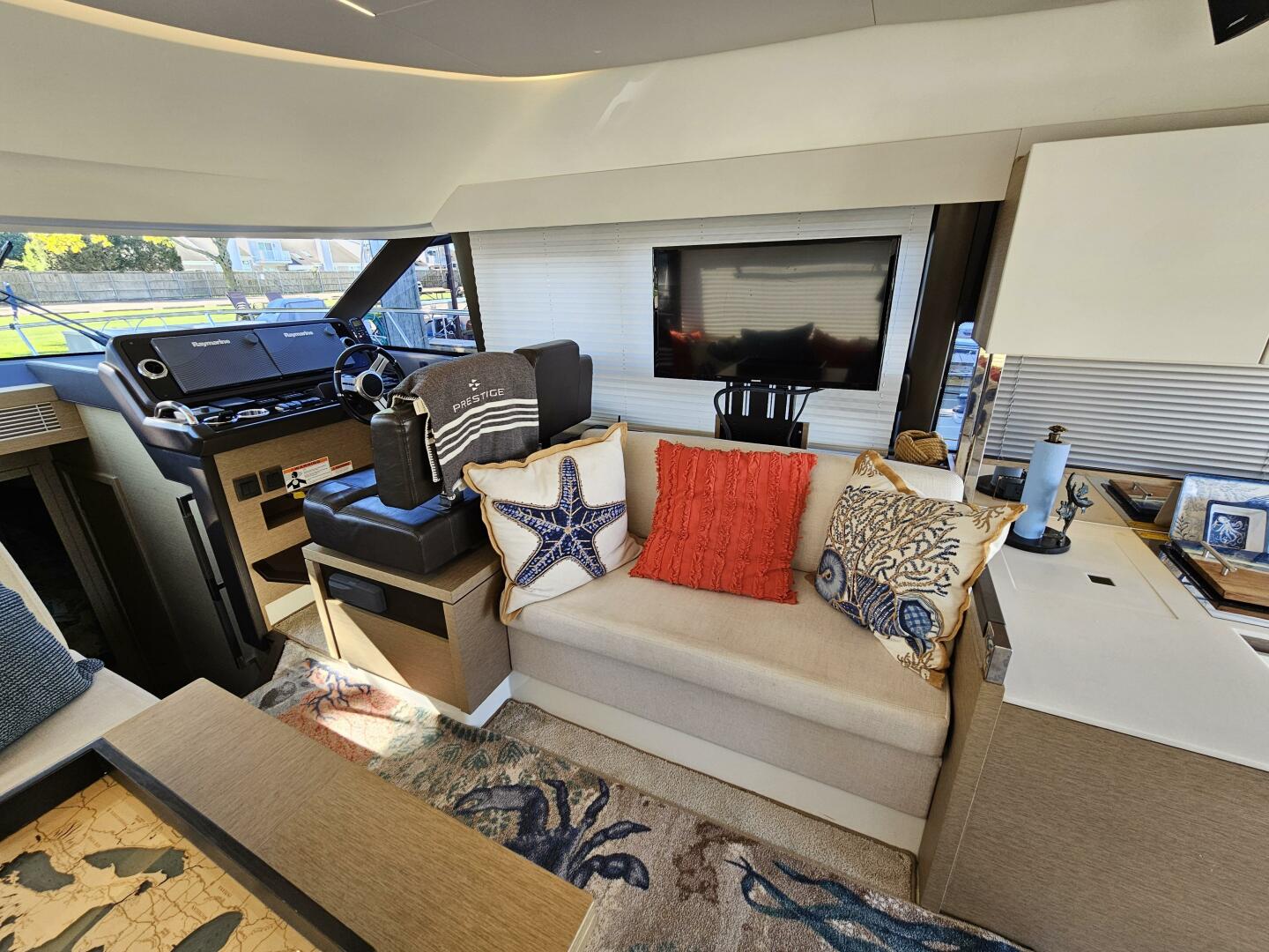 2018 Prestige 460 Fly - Image 9