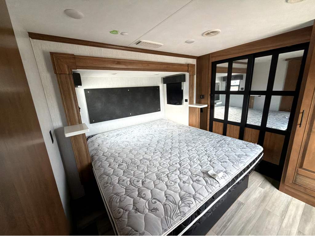2021 HEARTLAND BIGHORN 3300DL - Image 28